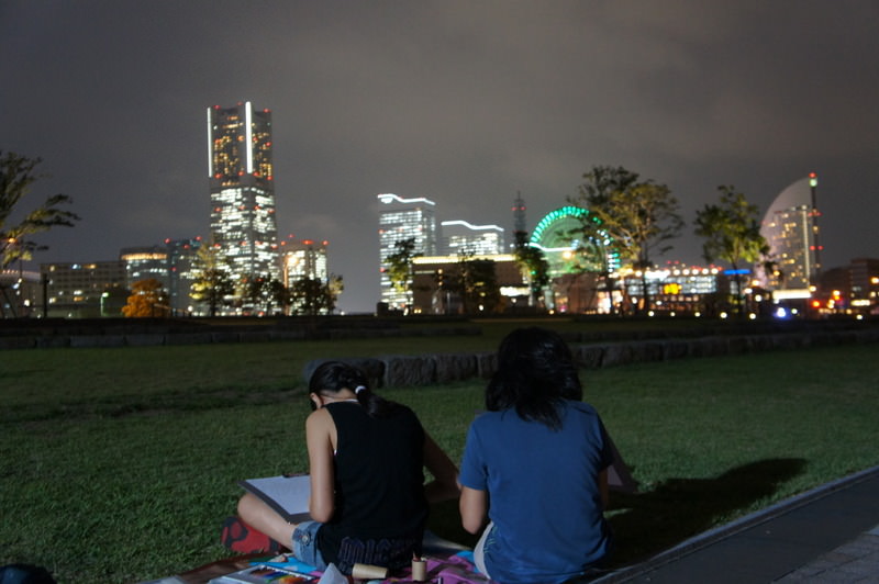 こどもワークショップ：夏休み企画「横浜の夜景を描いて、楽しもう！」