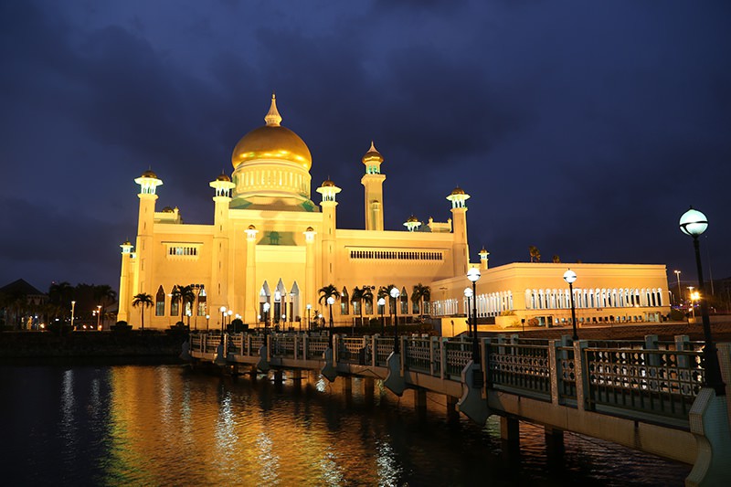 Sultan Omar Ali Saifuddin Mosque　Brunei