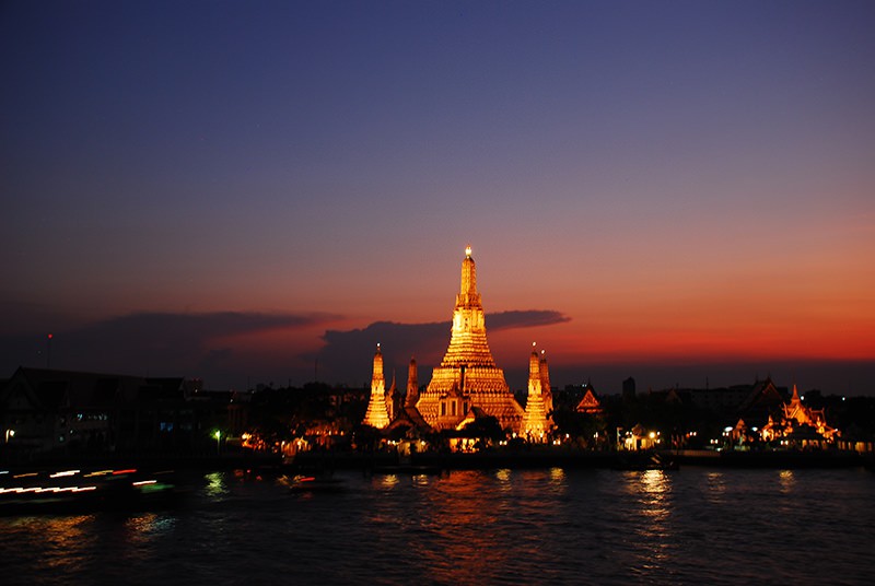 Wat Arun on the Chao Phraya River　Thailand Bankok